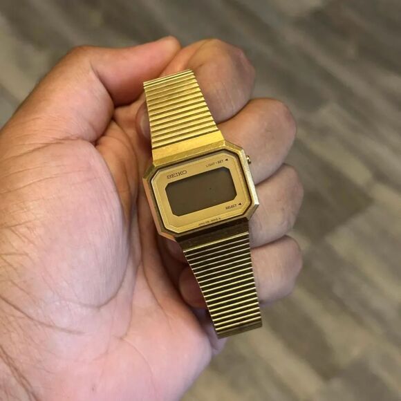 Vintage 70s Seiko LCD F051-5000 Wrist Watch - Picture 1 of 7